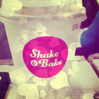 Foto tirada no(a) Shake &amp;amp; Bake por Ajka S. em 1/7/2013