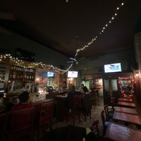 Foto tomada en Puffy&amp;#39;s Tavern  por Bebo G. el 12/29/2021