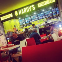 Photo taken at HARDY&amp;#39;S / Street Food by Владимир К. on 10/8/2015