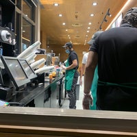 Das Foto wurde bei Starbucks von ⛳️Fahad Alt am 5/9/2020 aufgenommen