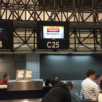 Photo taken at Check-in Avianca by Danvo R. on 10/20/2015