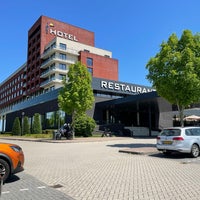 Photo taken at Restaurant Van der Valk Hotel Zwolle by Jan P. on 6/3/2023