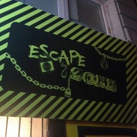 Foto diambil di Escape Zone - The live escape game oleh Julia A. pada 11/27/2013