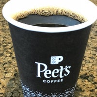 รูปภาพถ่ายที่ Peet&amp;#39;s Coffee &amp;amp; Tea โดย Marissa R. เมื่อ 5/27/2018