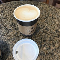 5/27/2018 tarihinde Marissa R.ziyaretçi tarafından Peet&amp;#39;s Coffee &amp;amp; Tea'de çekilen fotoğraf
