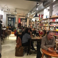 Photo taken at Cafetería Librería Ubik Café by Anita S. on 2/8/2019