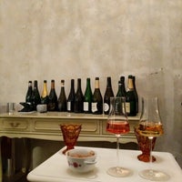 Foto tomada en Champagne Characters Tagesbar &amp;amp; Boutique  por Holger H. el 12/22/2017