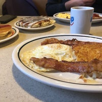 Photo taken at IHOP by Paulina A. on 11/30/2019