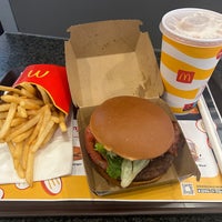 Photo taken at McDonald&amp;#39;s by ジョージ 丸. on 8/17/2023