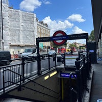 Photo taken at Notting Hill Gate London Underground Station by Gabe R. on 7/25/2023