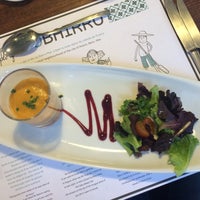 Foto tirada no(a) O Bairro por Liliana P. em 7/15/2015