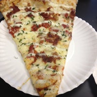 Снимок сделан в New York Pizza Department пользователем Matt B. 5/4/2013