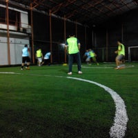 Photo taken at Bintang Futsal (Splash Kemang) by Faisal T. on 3/5/2014