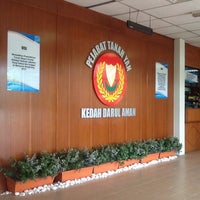 Pejabat Daerah Dan Tanah Yan Batiment Gouvernemental A Yan