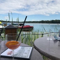 7/28/2020 tarihinde Emily W.ziyaretçi tarafından Rose&amp;#39;s on Reeds Lake'de çekilen fotoğraf