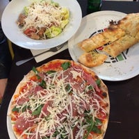 Foto diambil di Pizza Peppino oleh Pizza Peppino pada 6/1/2014