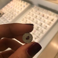 Pandora Lincoln Plaza Jewelry Store
