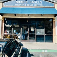Photo taken at Noah&amp;#39;s Bagels by Fe9al on 4/23/2023