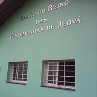 Photo taken at Salão do Reino das Testemunhas de Jeová - Lobato by Helio I. on 7/13/2014