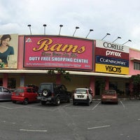 Das Foto wurde bei Rams Home Decor Sdn. Bhd. (Duty Free Shopping) von Rams Home Decor Sdn. Bhd. (Duty Free Shopping) am 7/17/2014 aufgenommen