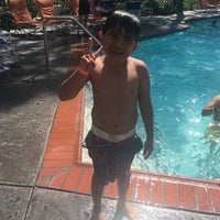 8/3/2017 tarihinde Xiu C.ziyaretçi tarafından Howard Johnson Anaheim Hotel and Water Playground'de çekilen fotoğraf