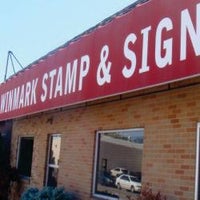 Foto diambil di Winmark Stamp &amp;amp; Sign oleh Yext Y. pada 10/28/2017