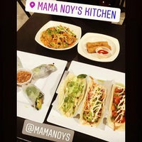 Снимок сделан в Mama Noy&amp;#39;s Kitchen пользователем Yext Y. 4/27/2019