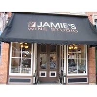 Das Foto wurde bei Jamie&amp;#39;s Wine Studio von Yext Y. am 5/8/2019 aufgenommen
