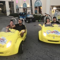 Photo taken at Clearwater Beach Scooter and Bike Rentals by Yext Y. on 11/19/2017