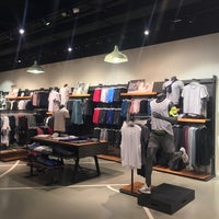 nike la illa diagonal