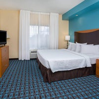 Foto tomada en Fairfield Inn &amp;amp; Suites by Marriott Louisville East  por Yext Y. el 5/8/2020