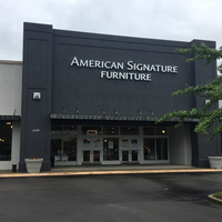 Foto tirada no(a) American Signature Furniture por Yext Y. em 6/10/2019