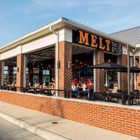 รูปภาพถ่ายที่ Melt Bar and Grilled โดย Yext Y. เมื่อ 4/10/2018