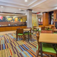 Photo prise au Fairfield Inn &amp;amp; Suites by Marriott Louisville East par Yext Y. le3/30/2020