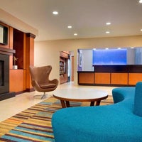 Foto diambil di Fairfield Inn &amp;amp; Suites Dallas Plano oleh Yext Y. pada 5/9/2020