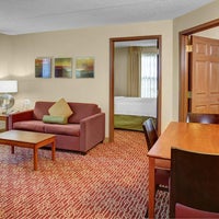 Foto scattata a TownePlace Suites Cleveland Airport da Yext Y. il 5/7/2020