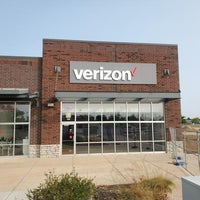 Photo taken at Verizon Authorized Retailer – TCC by Yext Y. on 9/21/2020