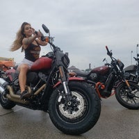 Das Foto wurde bei Gateway Harley-Davidson von Yext Y. am 10/23/2019 aufgenommen