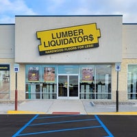 Photo taken at LL Flooring (Lumber Liquidators) by Yext Y. on 1/18/2021