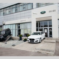 Photo taken at &quot;АВТОГРАД плюс&quot; Официальный дилер Jaguar Land Rover by Yext Y. on 4/27/2018