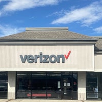 Photo taken at Verizon Authorized Retailer - TCC by Yext Y. on 3/8/2021