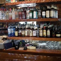 Foto diambil di Snug Harbor Bar &amp;amp; Grill oleh Yext Y. pada 9/1/2017