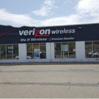Foto tirada no(a) Verizon Authorized Retailer, TCC por Yext Y. em 2/2/2017
