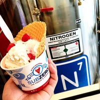 Foto tirada no(a) Sub Zero Nitrogen Ice Cream por Yext Y. em 6/16/2017