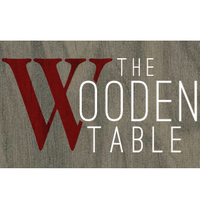 รูปภาพถ่ายที่ The Wooden Table โดย Yext Y. เมื่อ 4/1/2017