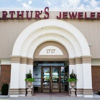 Photo taken at Arthur&amp;#39;s Jewelers by Yext Y. on 2/26/2019