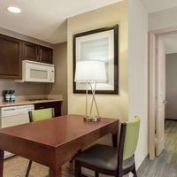 Foto scattata a Homewood Suites by Hilton Macon-North da Yext Y. il 10/21/2019