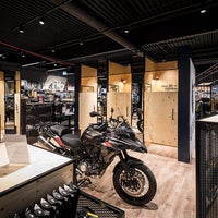 Das Foto wurde bei POLO Motorrad Store Mannheim von Yext Y. am 10/14/2019 aufgenommen