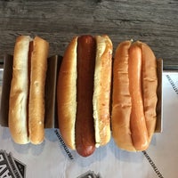 6/2/2019にYext Y.がCrave Hot Dogs and Barbecueで撮った写真