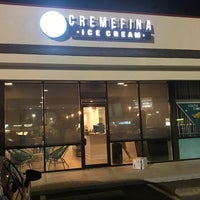 Das Foto wurde bei Cremefina Ice Cream Parlour von Yext Y. am 6/14/2017 aufgenommen